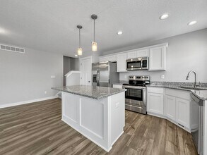 2502 NW Lois Ln in Ankeny, IA - Building Photo - Building Photo