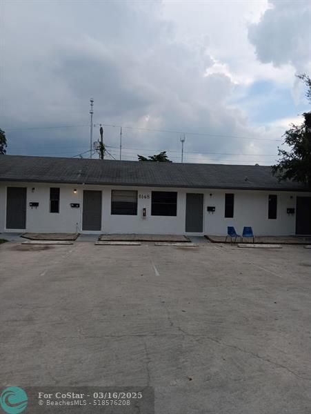 6148 SW 35th St in Miramar, FL - Foto de edificio
