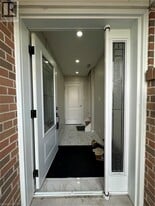 7255 Dooley Dr in Mississauga, ON - Building Photo