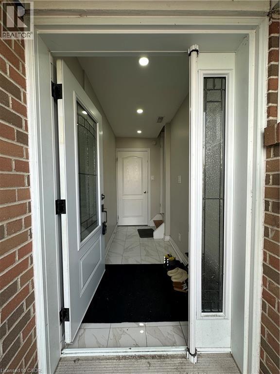 7255 Dooley Dr in Mississauga, ON - Building Photo - Building Photo