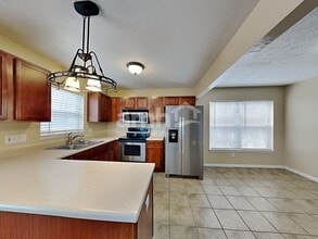 6804 Trevino Way in Florence, KY - Building Photo - Building Photo