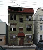 587 Grove St in Irvington, NJ - Building Photo