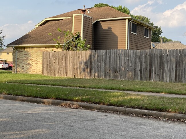 10531 Golden Meadow Dr in Houston, TX - Building Photo - Building Photo