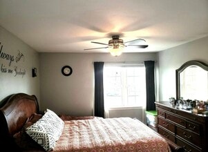 114 Keystone Ct, Unit B in Woodbridge, NJ - Building Photo - Building Photo