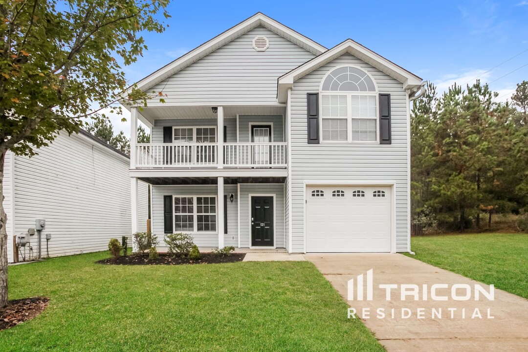 121 Peregrine Ct in Chapin, SC - Foto de edificio