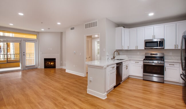 Palazzo East Apartments in Los Angeles, CA - Building Photo - Building Photo