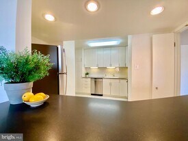 3800 Fairfax Dr in Arlington, VA - Building Photo