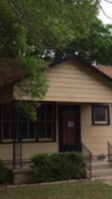 1319 W San Antonio St