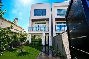 4705 Gibson St in Houston, TX - Building Photo