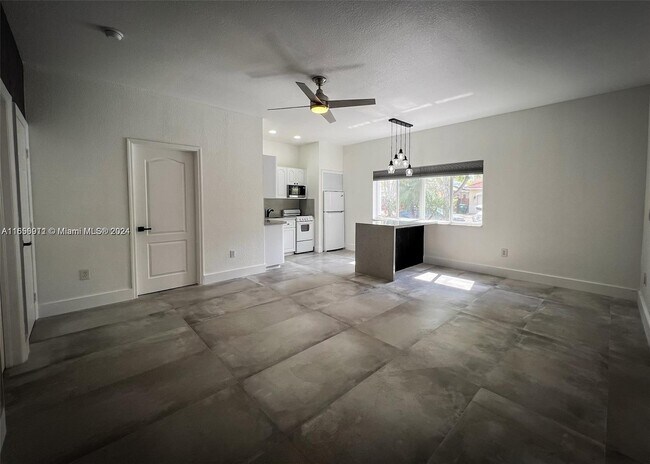 6455 SW 158th Psge-Unit -1 in Miami, FL - Building Photo - Building Photo