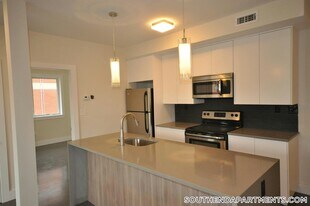 659 Massachusetts Ave, Unit 4 in Boston, MA - Building Photo