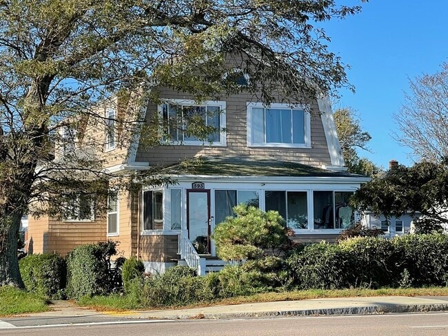 593 Quincy Shore Dr, Unit 2