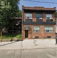 1434 Queen St E in Toronto, ON - Building Photo