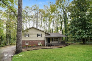 6316 Sherrian St in Douglasville, GA - Building Photo