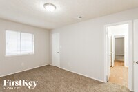 13323 Oak Ledge Dr photo'