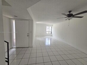 3913 NW 76th Terrace in Hollywood, FL - Building Photo - Building Photo