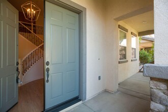 24318 Via La Casa in Santa Clarita, CA - Building Photo - Building Photo