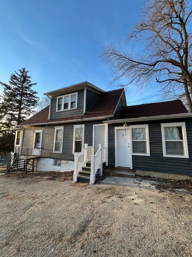 393 Wellington Ave in Elgin, IL - Building Photo - Building Photo