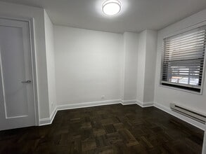 96 Fifth Avenue, Unit 7J in New York, NY - Foto de edificio - Building Photo