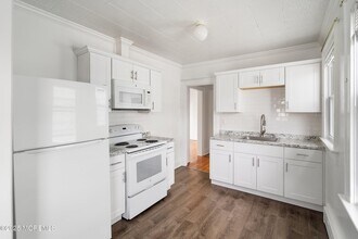 56 Ford Ave in Woodbridge Township, NJ - Building Photo - Building Photo