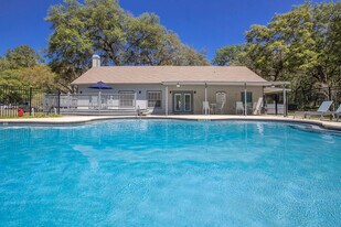 The Julep & Julep Flats in Brooksville, FL - Building Photo
