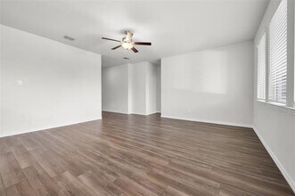 5832 Rostherne Dr in Aubrey, TX - Building Photo - Building Photo