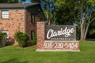 Claridge Apartments in Huntsville, TX - Foto de edificio - Building Photo