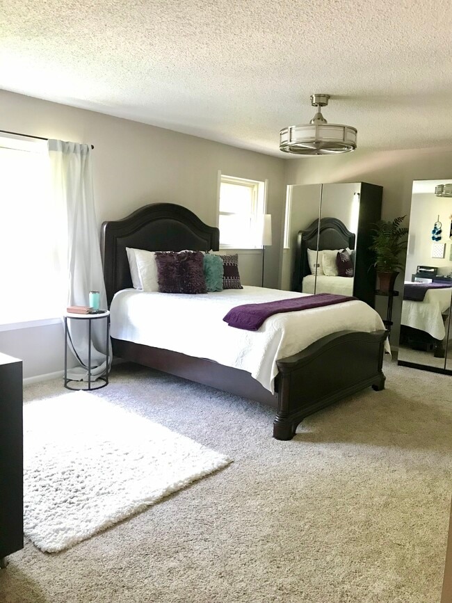 1865 Coronado Hills Dr, Unit Whole Home in Austin, TX - Foto de edificio - Building Photo