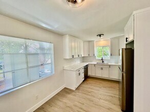 6117 S 120th St in Seattle, WA - Building Photo - Building Photo