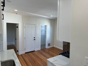 262 Revere Beach Pky, Unit 3 in Chelsea, MA - Foto de edificio - Building Photo