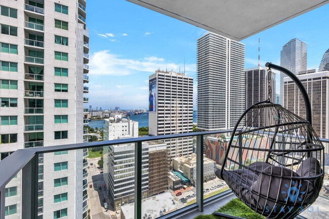 227 NE 2nd St in Miami, FL - Building Photo - Building Photo