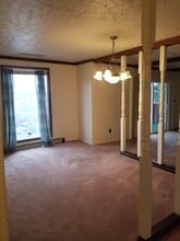 2752 University Ave in Morgantown, WV - Foto de edificio - Building Photo