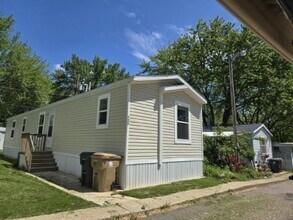 499 Blackbird Ln in Madison, WI - Building Photo - Building Photo