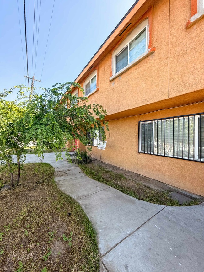 730 S Haley St in Bakersfield, CA - Building Photo - Building Photo