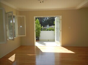 940 N Doheny Dr in West Hollywood, CA - Building Photo - Building Photo