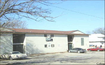 Oak Tree Apartments in Fort Worth, TX - Building Photo - Building Photo