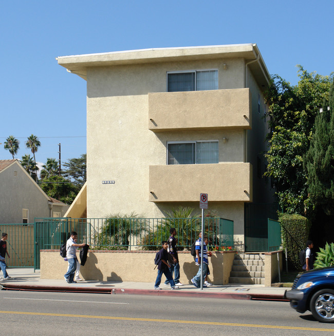 10809 Palms Blvd in Los Angeles, CA - Building Photo - Building Photo