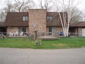 4660 Lake St in Bridgman, MI - Building Photo - Building Photo