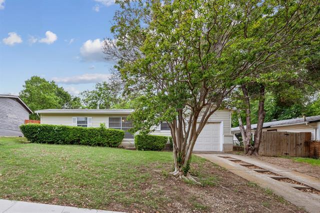 2620 Fieldale Dr in Farmers Branch, TX - Building Photo