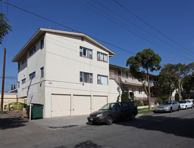 2201 Locust Ave in Long Beach, CA - Building Photo - Building Photo