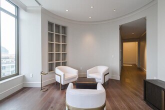 3376 Peachtree Rd NE in Atlanta, GA - Building Photo - Building Photo