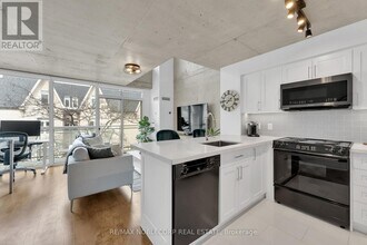 954 King St W in Toronto, ON - Building Photo - Building Photo