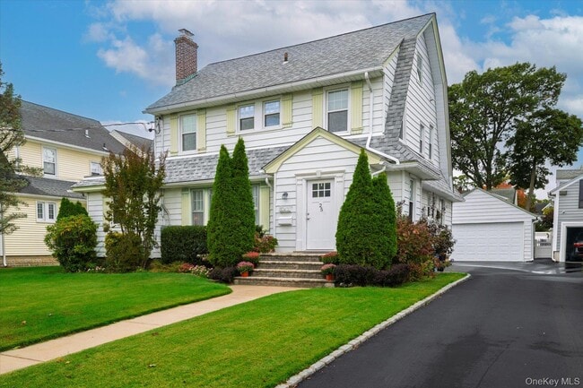 25 Aldred Ave in Rockville Centre, NY - Building Photo - Building Photo