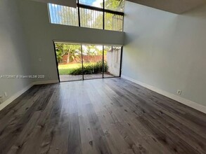 4204 SW 70th Ter in Davie, FL - Building Photo - Building Photo