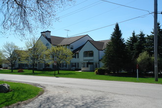 Courtyard Apartments in Sheboygan, WI - Building Photo - Building Photo