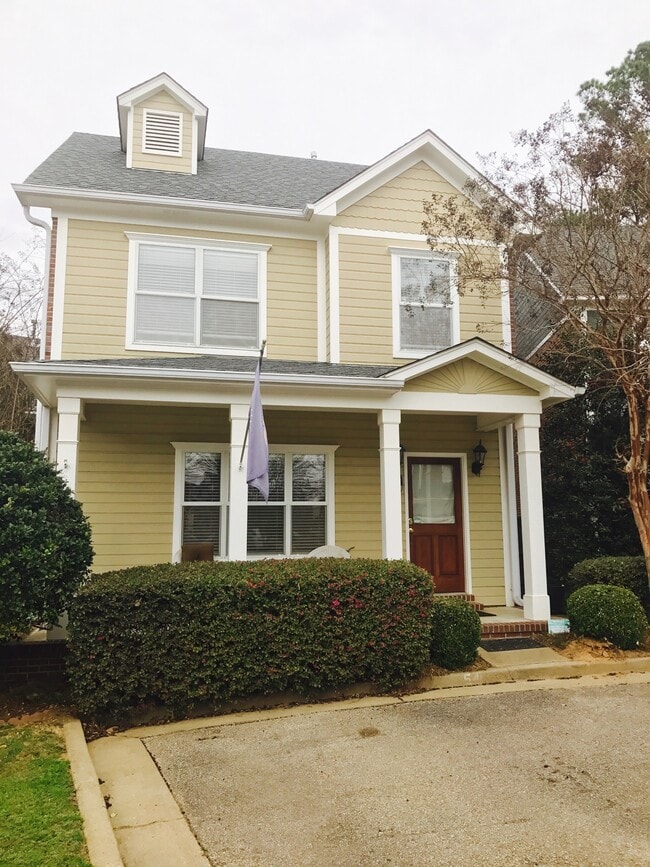 951 Frontage Rd in Oxford, MS - Foto de edificio - Building Photo