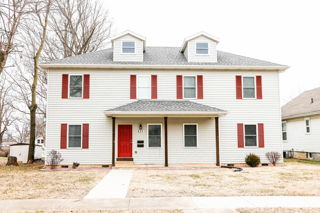 831 W Walnut St, Unit 104 in Springfield, MO - Building Photo - Building Photo