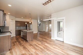3506 Northeast Crystal Springs Drive in Bend, OR - Building Photo - Building Photo