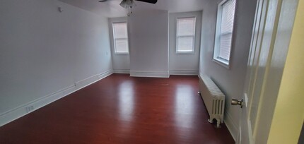 403 Locust Ave, Unit Apartment 4 in Washington, PA - Building Photo - Building Photo
