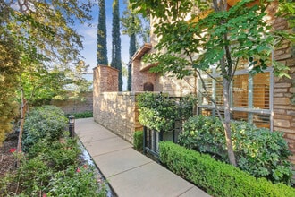 2430 Pavilions Place Ln, Unit 501 in Sacramento, CA - Building Photo - Building Photo